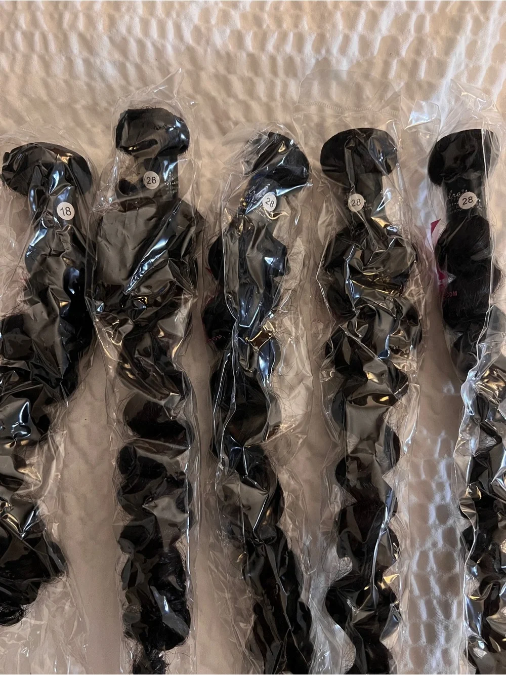 Kendras Boutique- 28 inch Human Hair- 5 Bundles- Brand New w Tags- Deep Wave